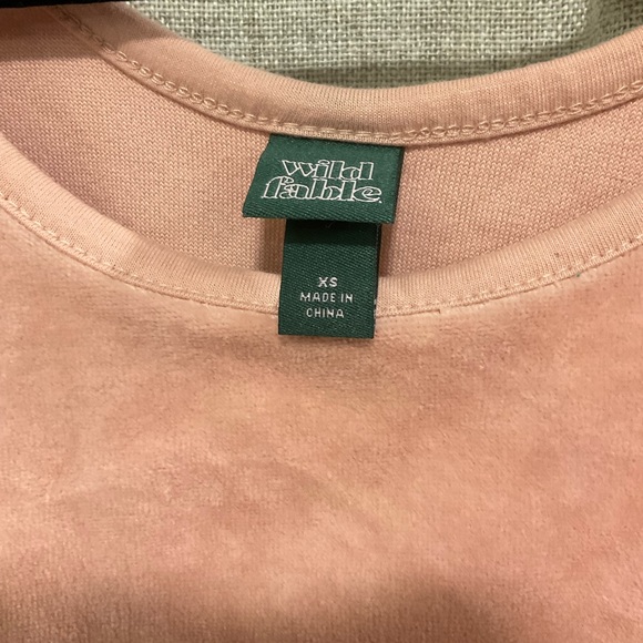 WILD FABLE WOMENS CROPPED TANK WITH RAINBOW ELASTIC WAIST BAND SIZE XS NWT - Picture 2 of 8